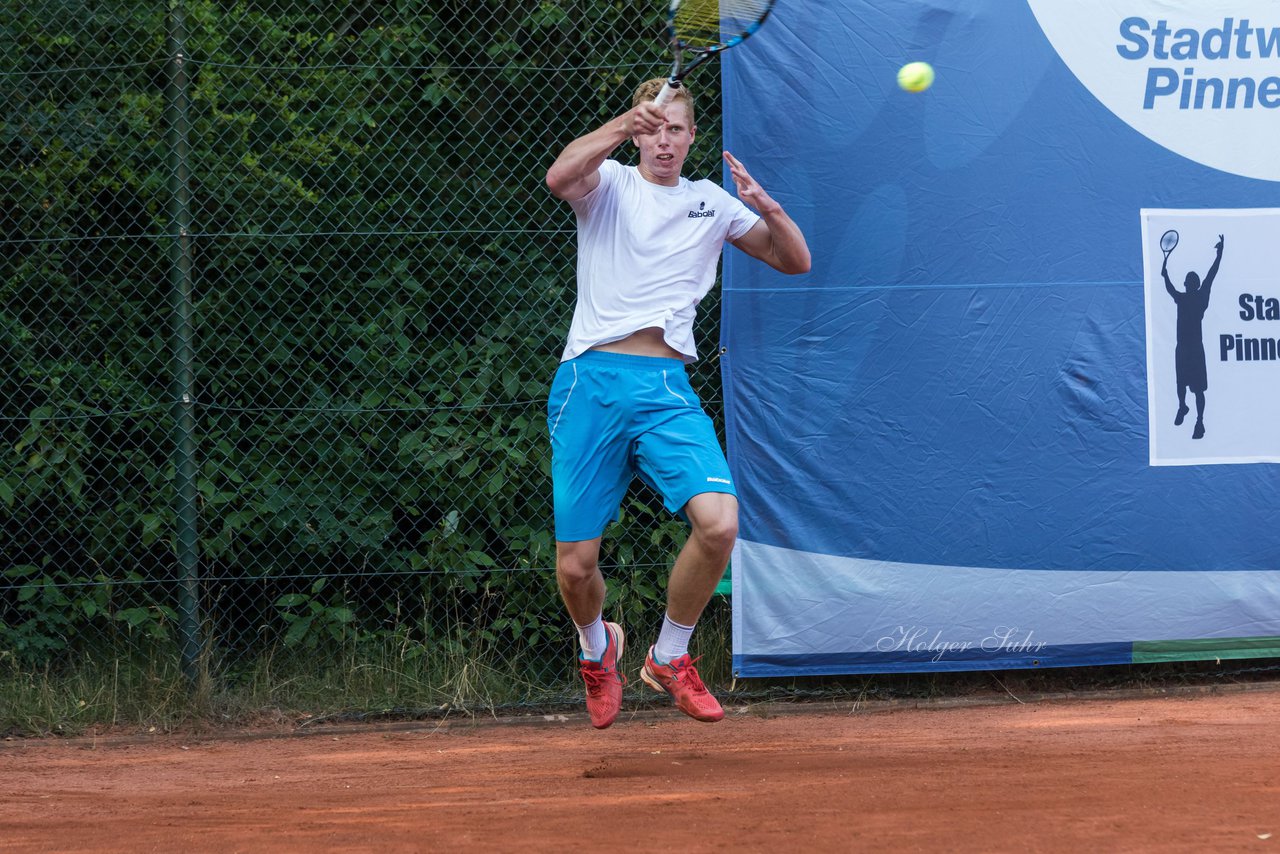 Bild 545 - Stadtwerke Pinneberg Cup Freitag